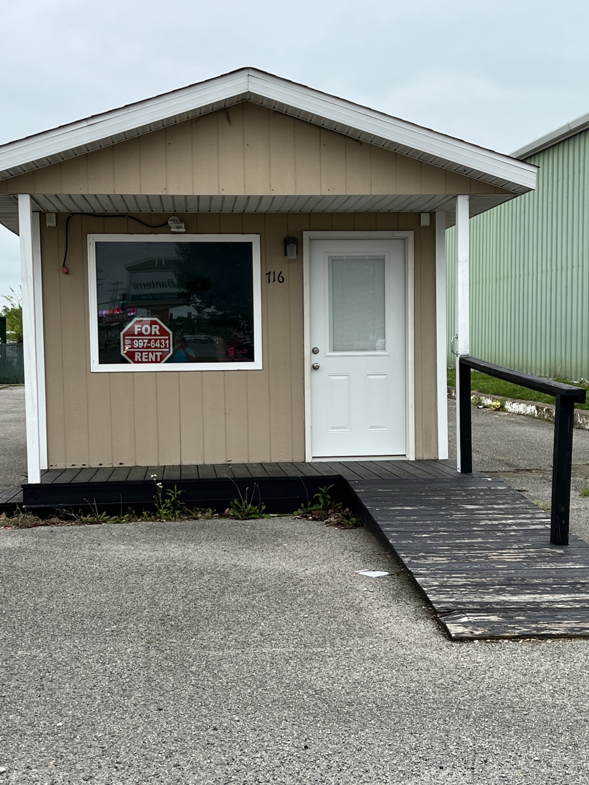 716-Carbon-St-Outbuilding-scaled.jpg